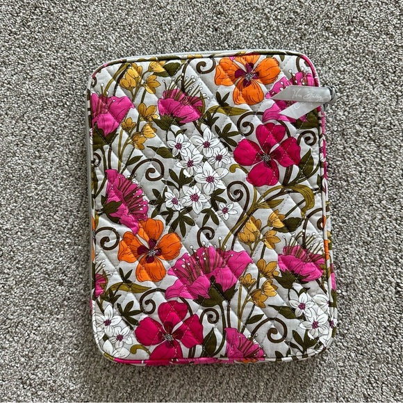 Vera Bradley Tablet Sleeve in Tea Garden 8 x 10 - Picture 2 of 7